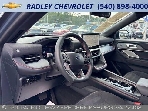 Used 2025 Ford Explorer ST AWD/4WD image 4