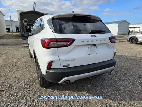 Used 2023 Ford Escape Active w/ Cold Weather Package image 9