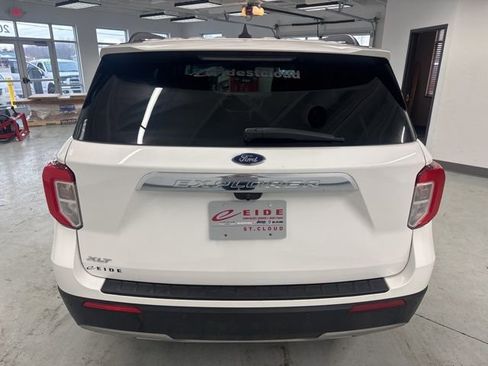 Used 2021 Ford Explorer XLT w/ Equipment Group 202A image 9