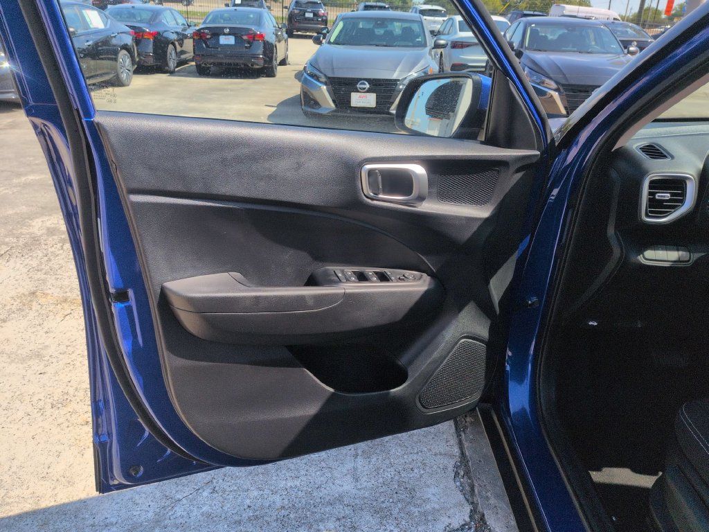 Used 2026 Hyundai Venue SEL FWD image 11