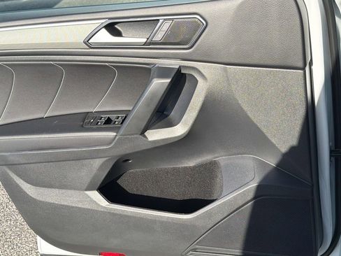 Used 2023 Volkswagen Tiguan SE R-Line image 25