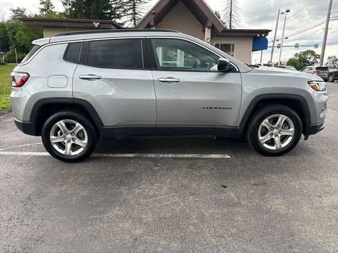 Used 2024 Jeep Compass Latitude AWD/4WD image 4