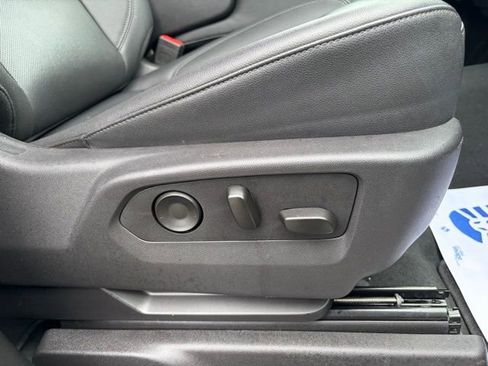 Used 2025 GMC Sierra 1500 SLT image 27