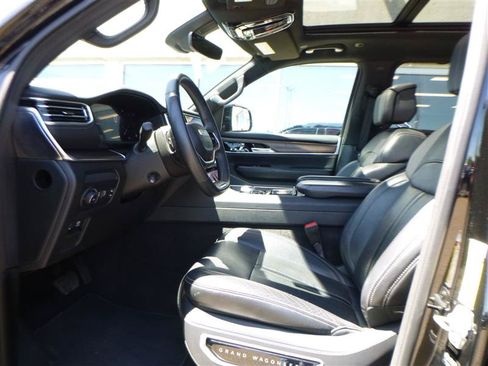 Used 2024 Jeep Grand Wagoneer L 4WD image 5
