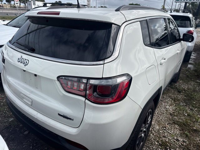 Used 2019 Jeep Compass Latitude FWD image 6