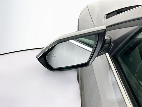 Used 2025 Hyundai Elantra SEL FWD image 16
