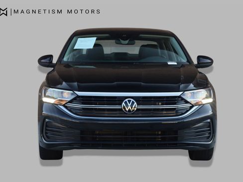 Used 2024 Volkswagen Jetta SE FWD image 6