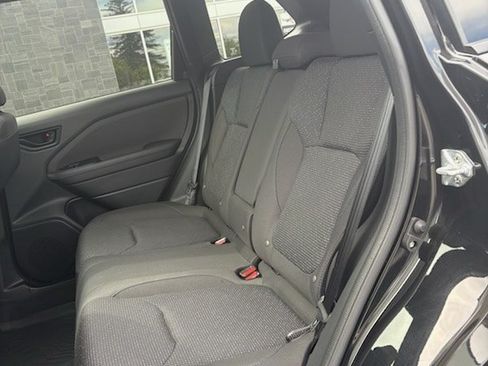 Used 2025 Subaru Forester Premium AWD/4WD image 18