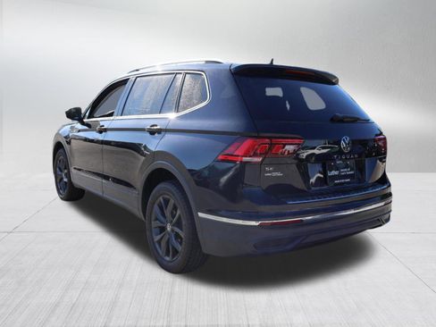 Used 2022 Volkswagen Tiguan SE w/ Panoramic Sunroof Package AWD/4WD image 5