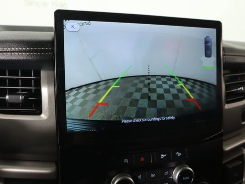 Used 2024 Ford Expedition Max XLT image 6