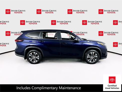 Certified 2025 Toyota Highlander XLE image 5