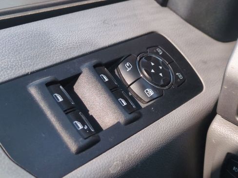 Used 2016 Ford F150 Lariat image 31