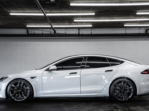 Used 2022 Tesla Model S Plaid AWD/4WD image 2