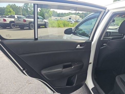 Used 2019 Kia Sportage LX w/ LX Popular Package AWD/4WD image 19