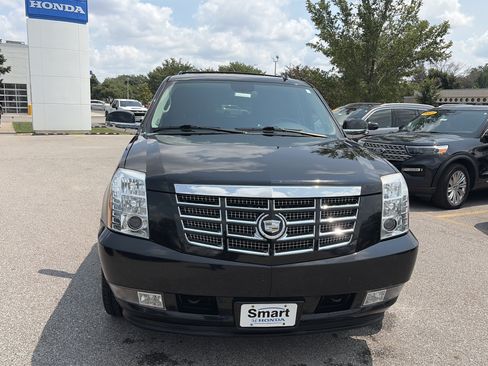 Used 2011 Cadillac Escalade AWD w/ Touring Package image 2