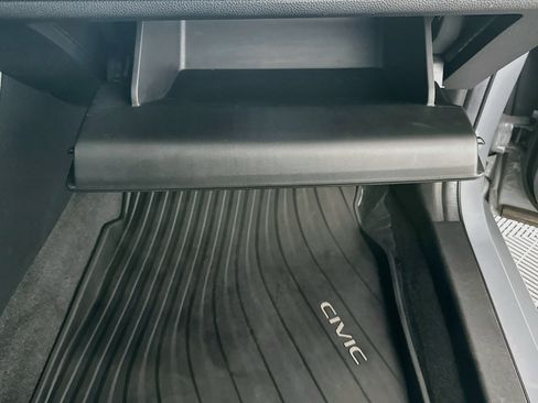 Used 2025 Honda Civic Sport image 32