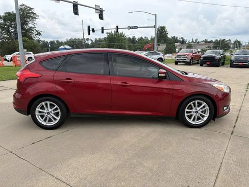 Used 2016 Ford Focus SE FWD image 4