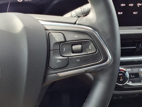 Used 2025 Buick Envista Sport Touring w/ Convenience I Package FWD image 16