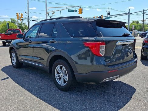 Certified 2023 Ford Explorer XLT w/ Equipment Group 202A AWD/4WD image 4