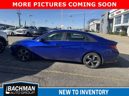 Used 2023 Hyundai Elantra Limited image 3