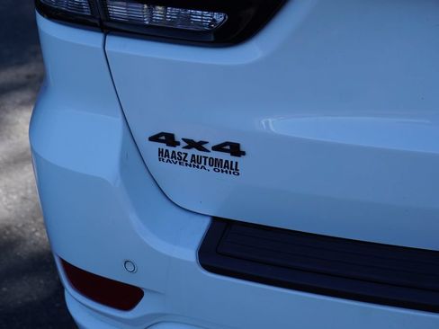 Used 2019 Jeep Grand Cherokee Altitude AWD/4WD image 7