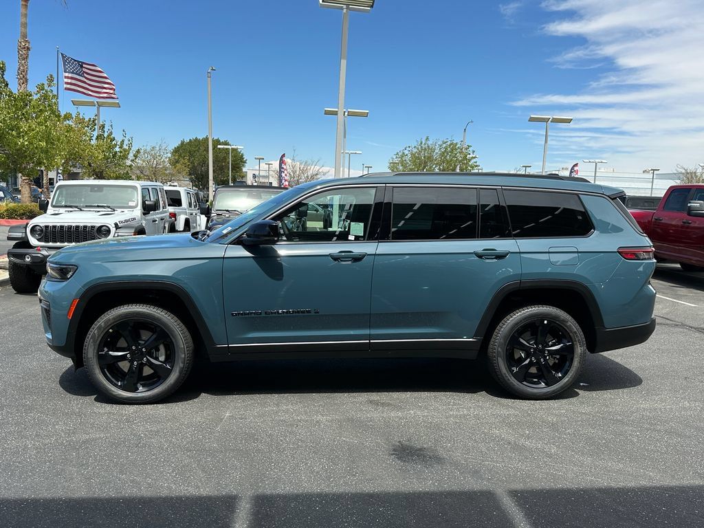 New 2026 Jeep Grand Cherokee L Limited w/ Limited Altitude Package AWD/4WD image 3