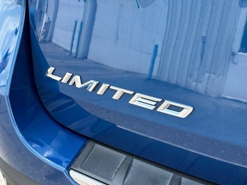 Used 2022 Ford Explorer Limited w/ Equipment Group 301A AWD/4WD image 11