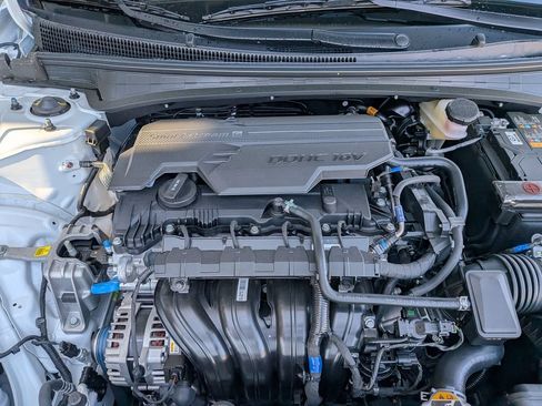 New 2026 Hyundai Elantra SE FWD image 32