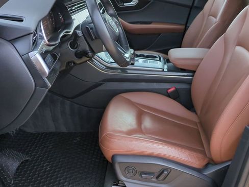 Used 2019 Audi Q8 Premium Plus w/ Premium Plus image 16