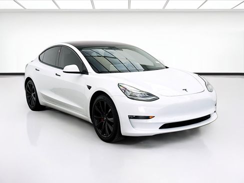 Used 2018 Tesla Model 3 Long Range image 3