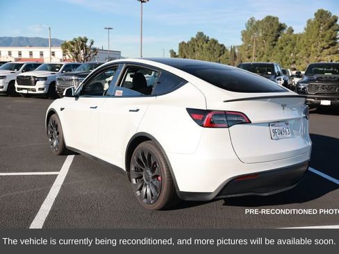 Used 2023 Tesla Model Y Performance image 3