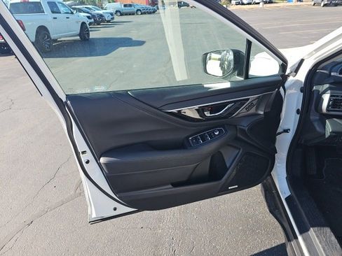 Used 2023 Subaru Outback Limited image 32