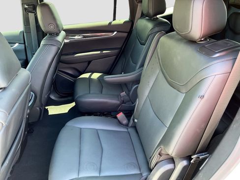 Used 2024 Cadillac XT6 Sport w/ Technology Package AWD/4WD image 26