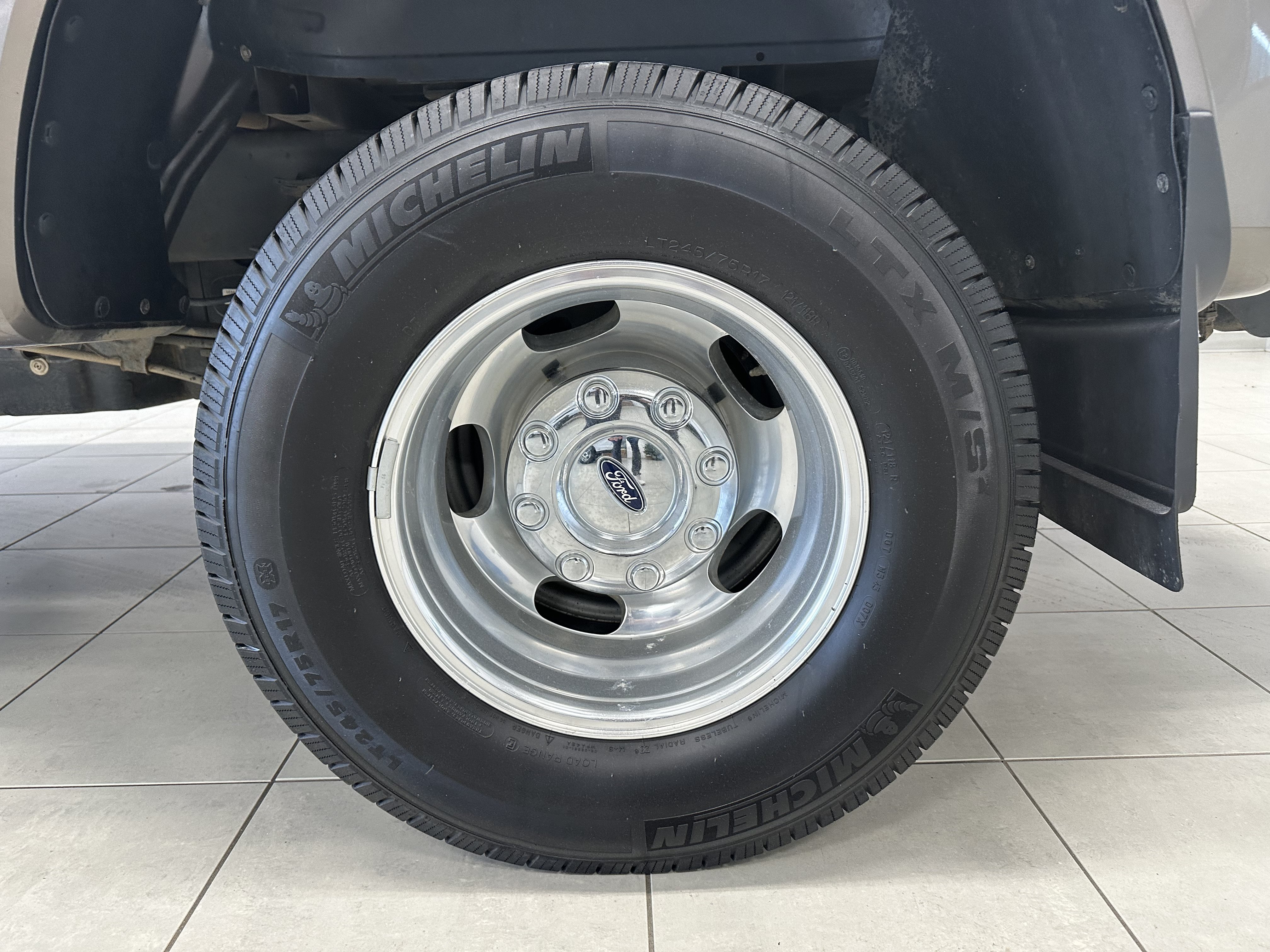 Used 2020 Ford F350 Lariat w/ Lariat Value Package AWD/4WD image 8