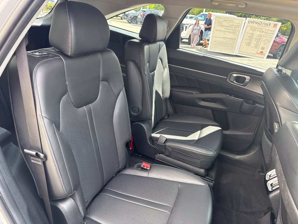 Used 2023 Kia Sorento SX AWD/4WD image 32
