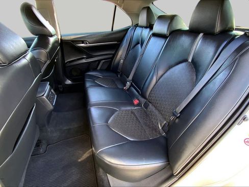 Used 2018 Toyota Camry XSE FWD image 20