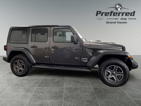 Used 2018 Jeep Wrangler Unlimited Sport S AWD/4WD image 9