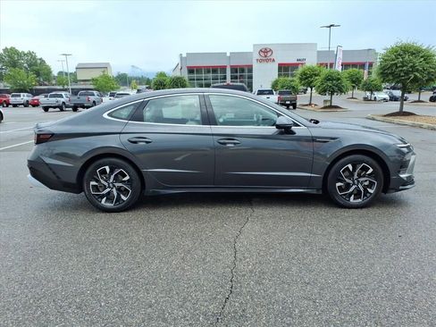 Used 2025 Hyundai Sonata SEL FWD image 3