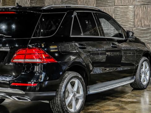 Used 2018 Mercedes-Benz GLE 350 w/ Premium 1 Package image 13