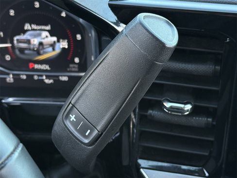 Used 2025 GMC Sierra 2500 SLT w/ Texas SLT Premium Package image 18