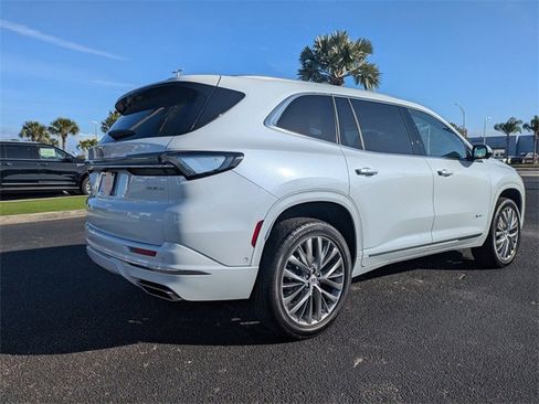 New 2026 Buick Enclave Avenir w/ Super Cruise Package image 4