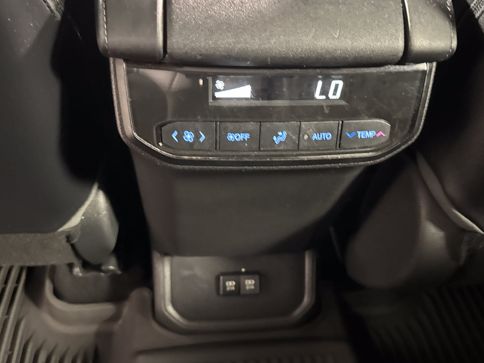 Used 2021 Toyota Highlander XLE AWD/4WD image 26