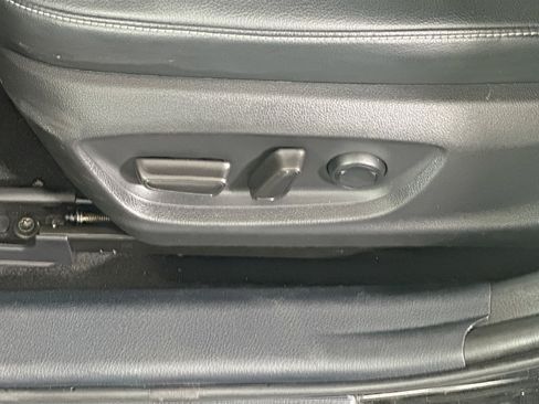 Used 2022 Toyota Camry XSE FWD image 13
