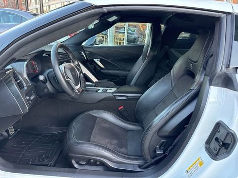 Used 2015 Chevrolet Corvette Z06 w/ 3LZ Preferred Equipment Group image 15