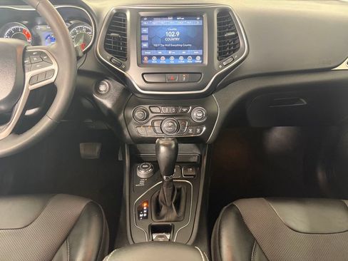 Used 2022 Jeep Cherokee Latitude Lux AWD/4WD image 2