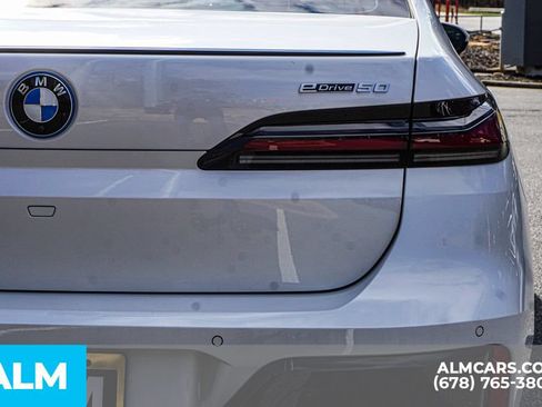 Used 2025 BMW i7 eDrive50 w/ M Sport Package RWD image 12