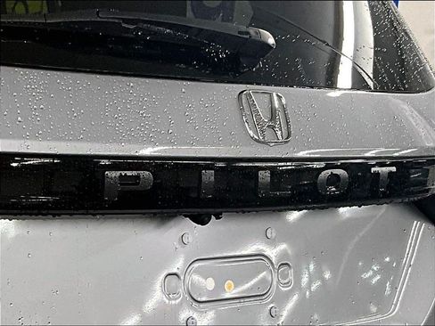 Used 2025 Honda Pilot TrailSport image 30