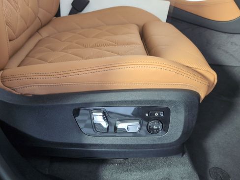 New 2026 BMW X5 sDrive40i w/ Climate Comfort Package image 32