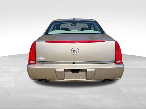 Used 2006 Cadillac DTS w/ Sun And Sound Package FWD image 4