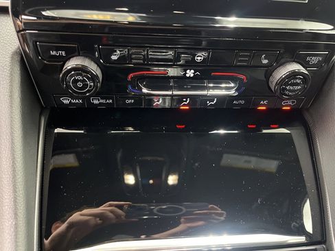 New 2025 Jeep Grand Cherokee Altitude image 16